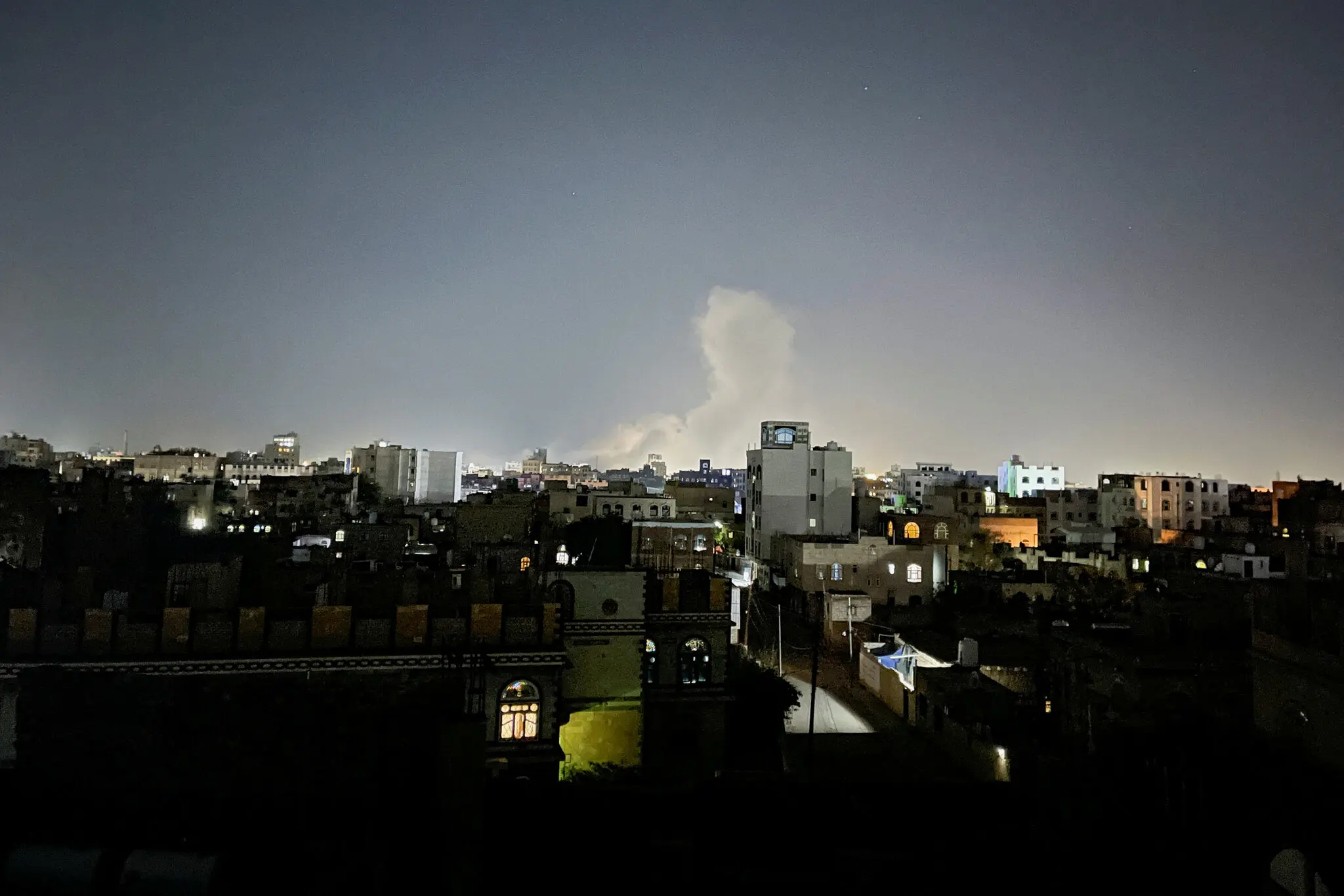 纽时：特朗普称美国将停止对胡塞武装的袭击。