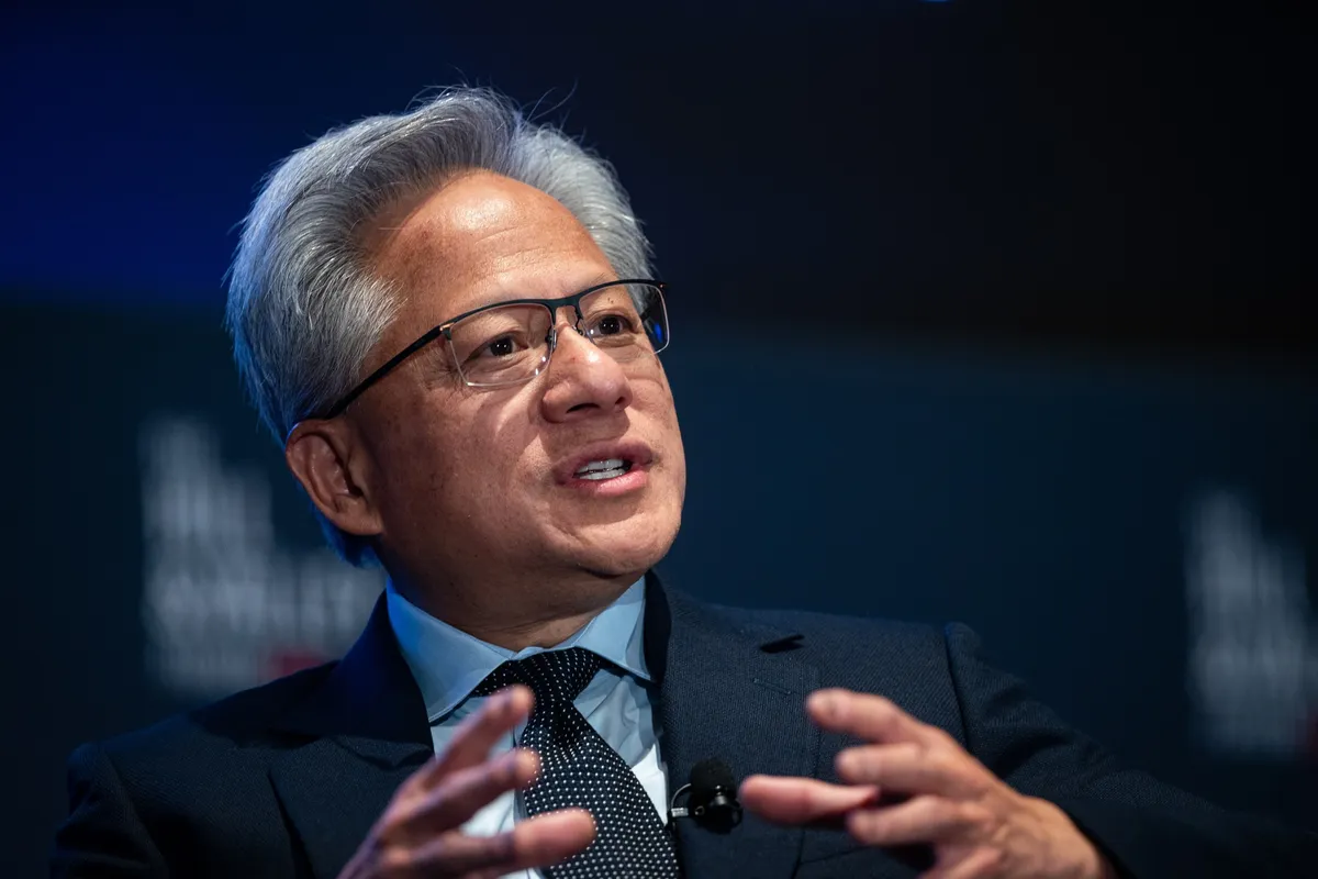 彭博：英伟达 CEO 称中国 AI 市场有望达到 500 亿美元