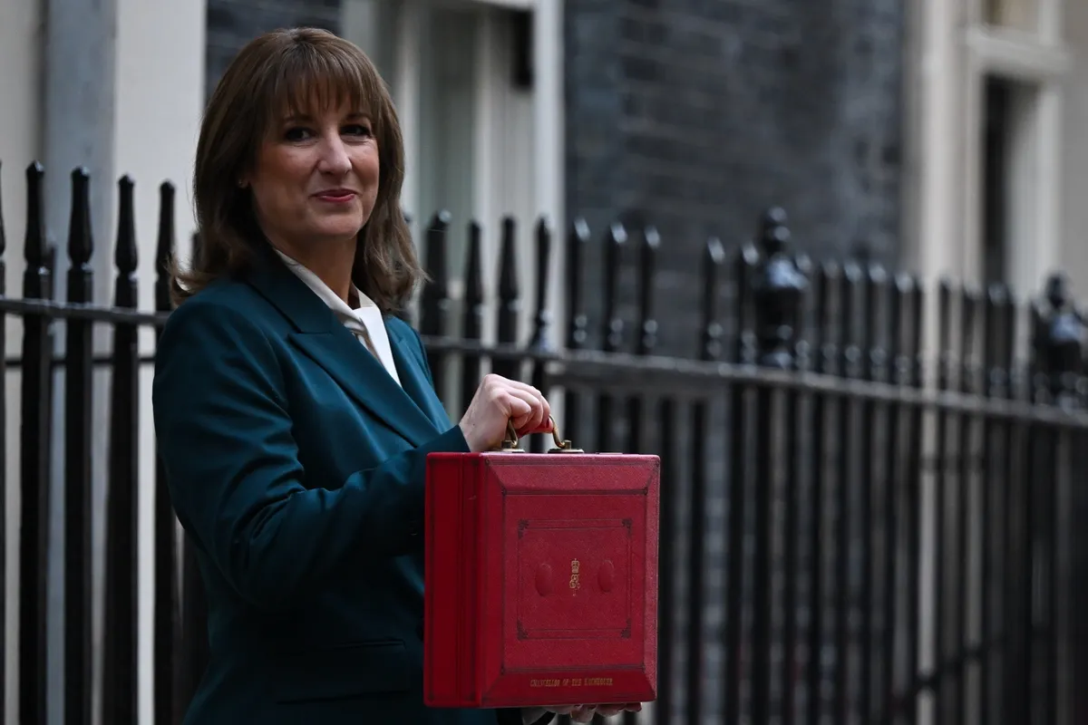 金融时报：加税预算案后债务和紧缩仍然是英国政府面临的风险