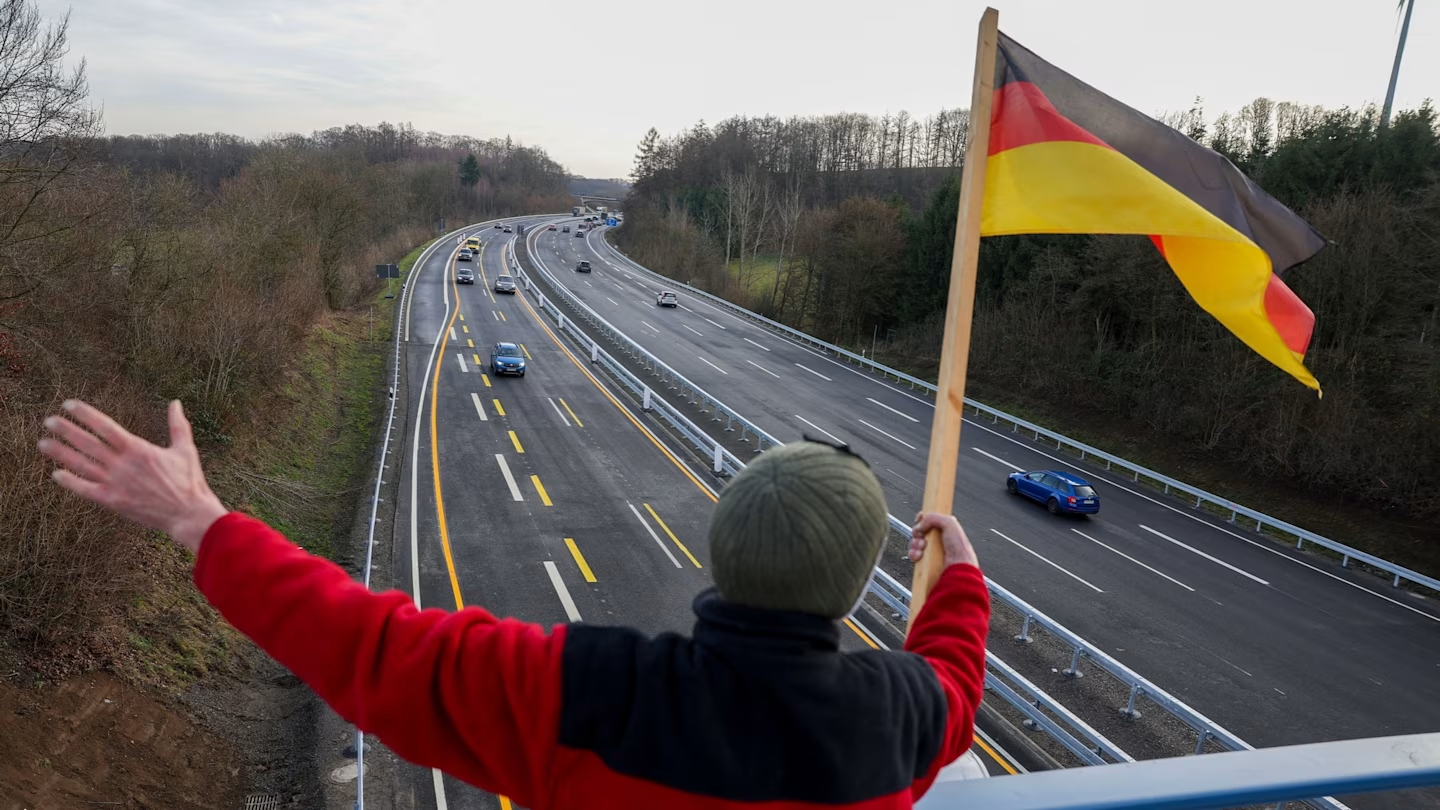 金融时报：经济学家称欧洲的增长前景取决于德国的大规模支出