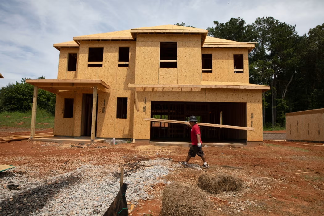 华尔街日报：特朗普打击住房投资者这些开发商将从中获益