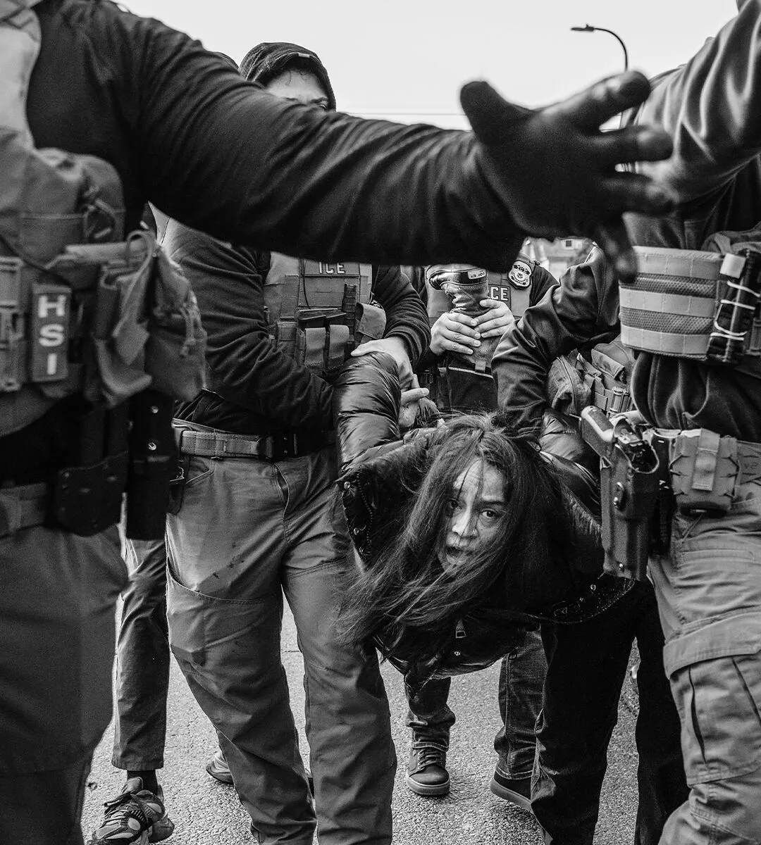 经济学人封面文章：移民及海关执法局 (ICE) 的有恃无恐是更多暴力的根源