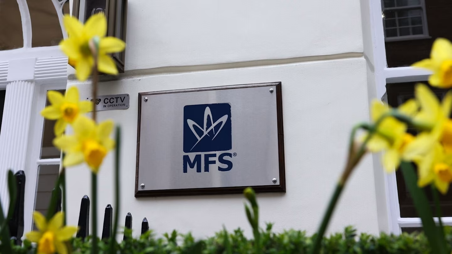 金融时报：英国房地产贷款机构倒闭在华尔街引发震荡