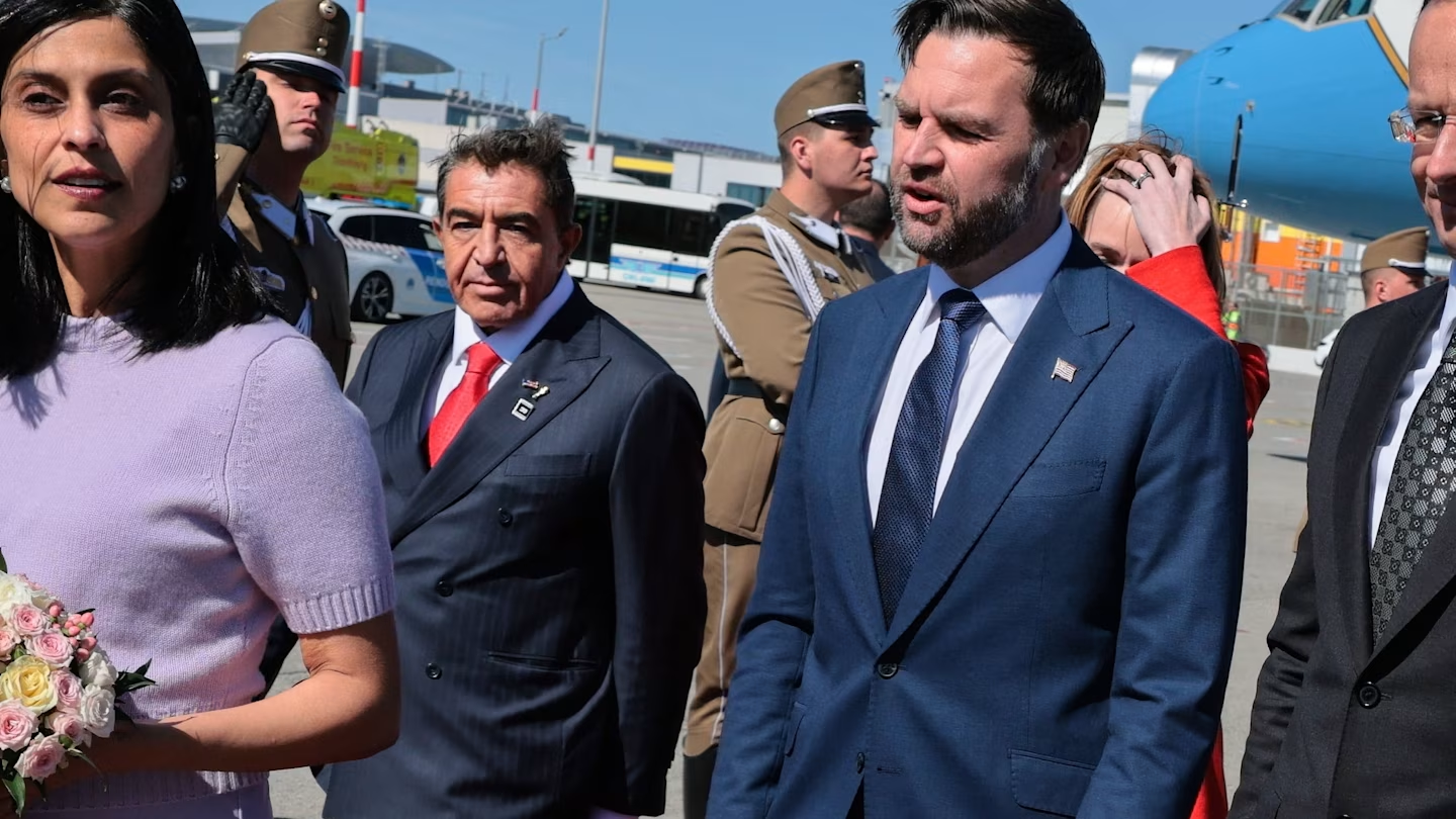 金融时报：20分钟内达成200亿美元：把唐纳德&middot;特朗普变成全球交易机器的人