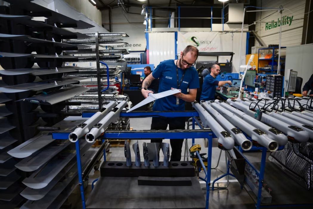 华尔街日报： 对短缺的担忧提振全球工厂生产但欧元区经济活动下降