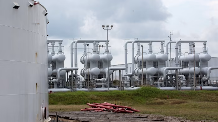 金融时报： 高盛警告若战争持续油价可能逼近120美元