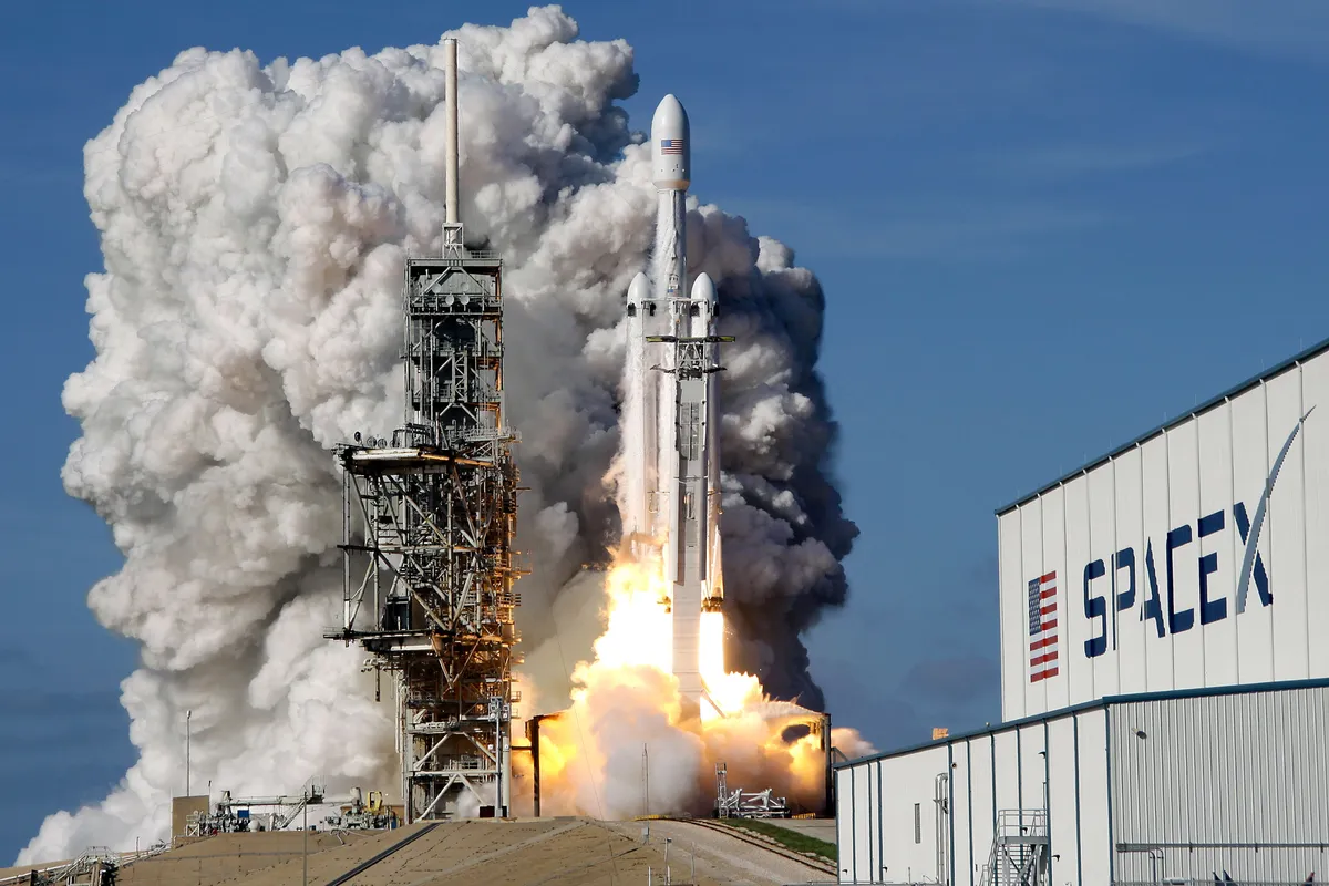 彭博： SpaceX上市首日股价飙升19%，市值达750亿美元创历史新高